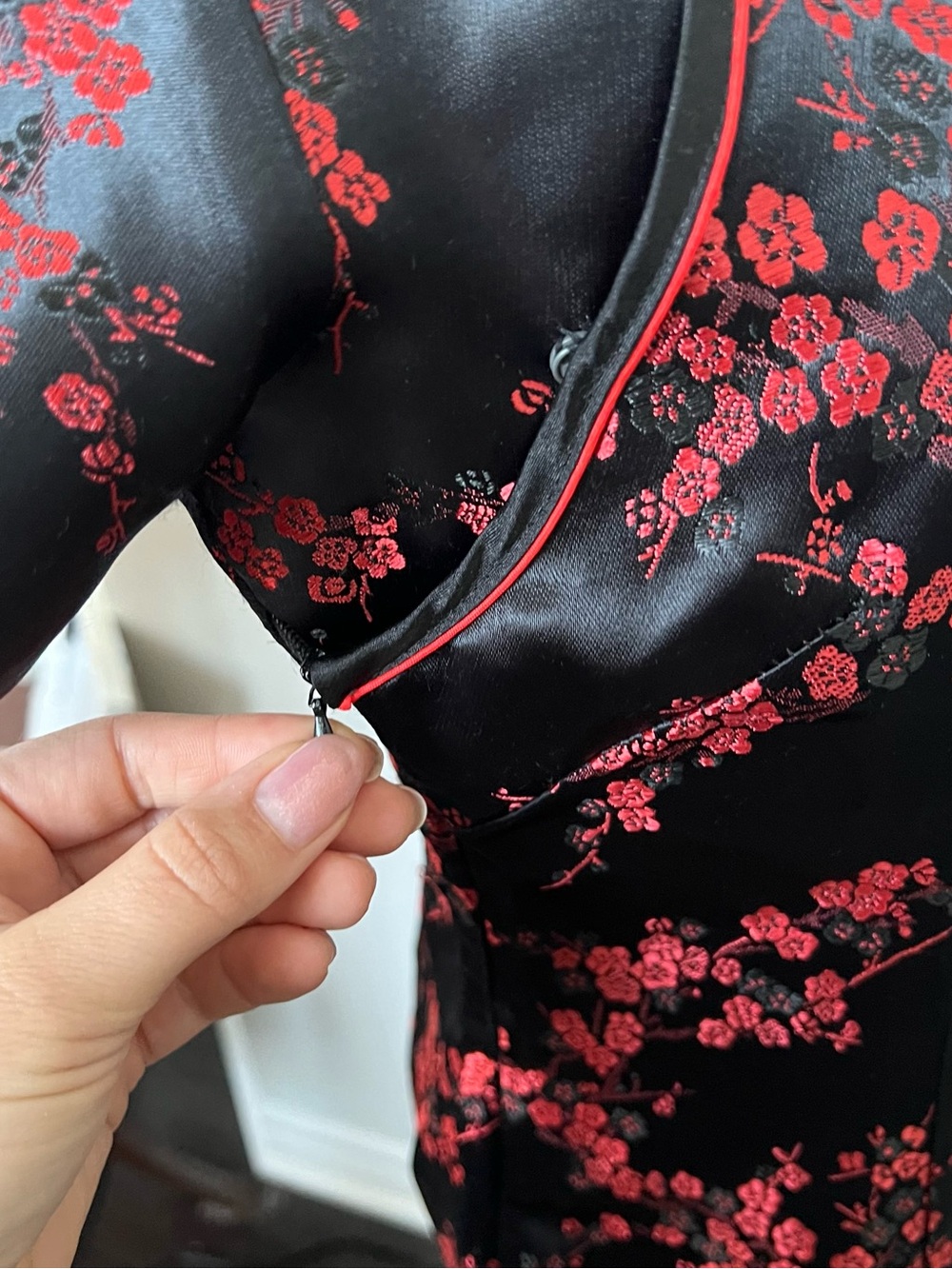 Black Red Floral Cheongsam Dress Satin Qipao Mini Goth Style - Picture 6 of 7